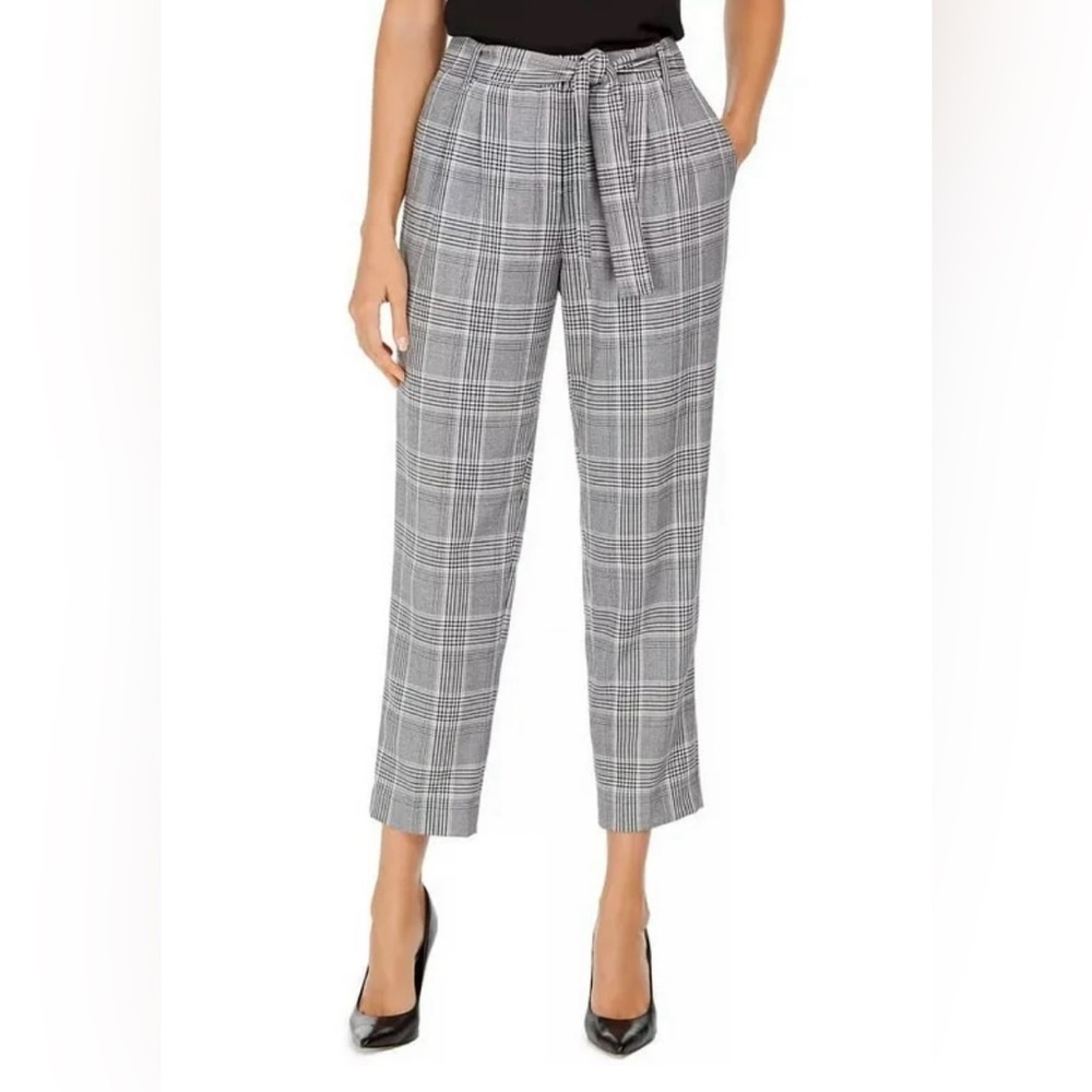 Self belted capri pants